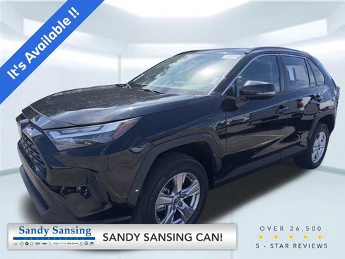 Used 2022 Toyota RAV4 XLE image 1