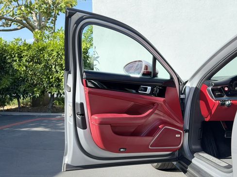 Used 2018 Porsche Panamera 4S AWD/4WD image 12