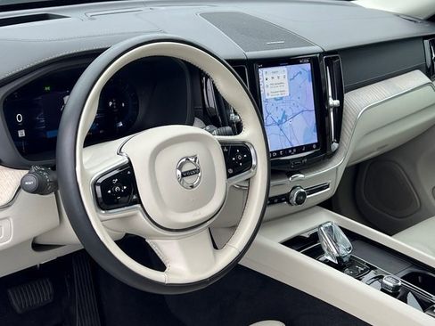 Certified 2022 Volvo XC60 B5 Inscription w/ Advanced Package image 23
