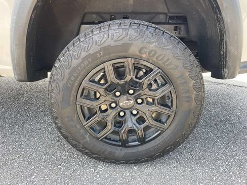 Used 2026 Chevrolet Colorado Trail Boss AWD/4WD image 11