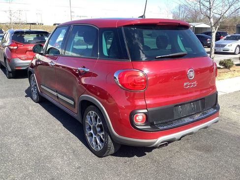 Used 2017 FIAT 500L Trekking w/ Dual-Pane Sunroof Package image 3