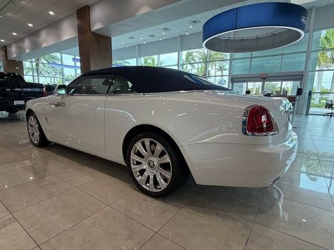 Used 2017 Rolls-Royce Dawn RWD image 9