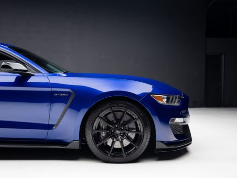 Used 2016 Ford Mustang Shelby GT350 w/ Track Package RWD image 39