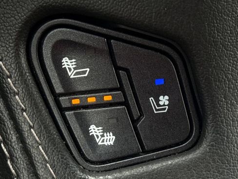 Used 2018 Chevrolet Tahoe Premier AWD/4WD image 44