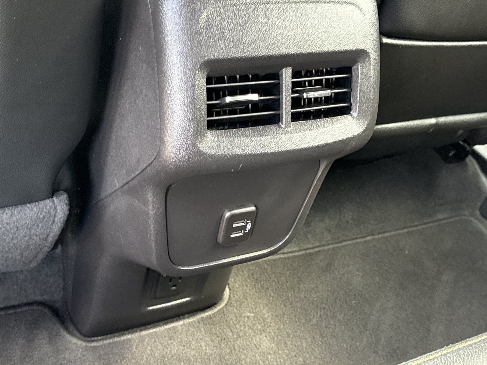 Used 2024 GMC Terrain AT4 w/ Tech Package AWD/4WD image 15