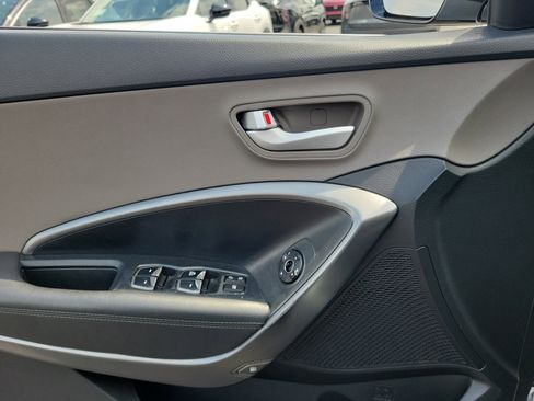 Used 2018 Hyundai Santa Fe Sport FWD image 17