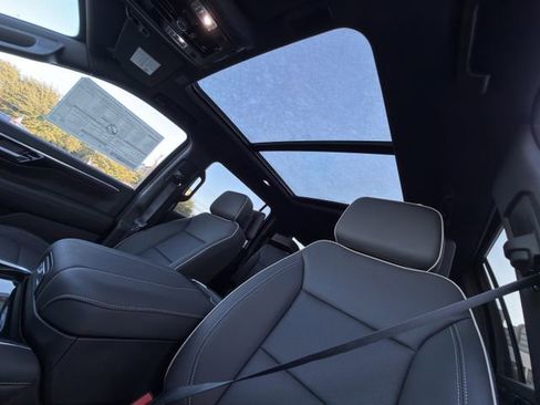 New 2026 Chevrolet Suburban Premier RWD image 20