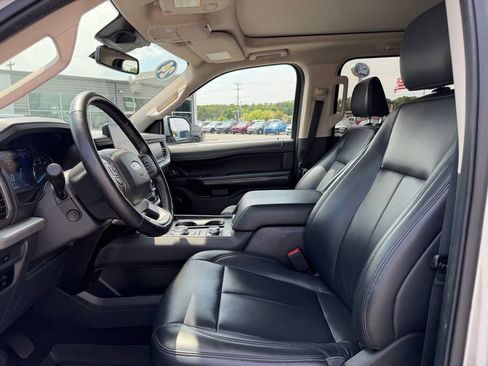 Used 2024 Ford Expedition XLT AWD/4WD image 16