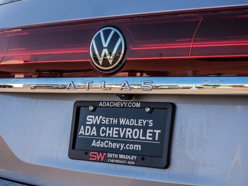 Used 2024 Volkswagen Atlas SEL AWD/4WD image 11