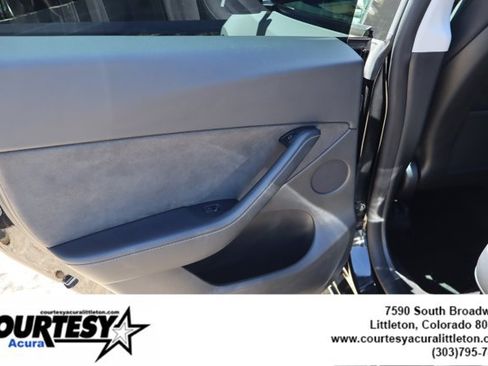 Used 2024 Tesla Model Y Long Range AWD/4WD image 25