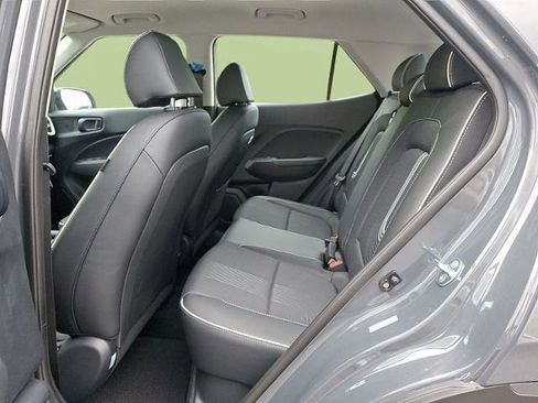 New 2025 Hyundai Venue Limited image 5