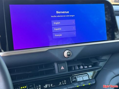 Certified 2026 Toyota Crown Signia AWD/4WD image 27