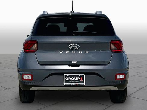 Certified 2025 Hyundai Venue SEL FWD image 5