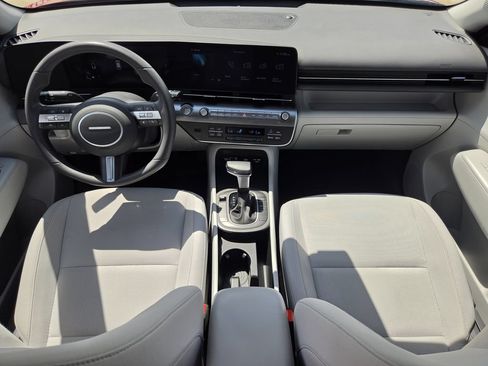 Used 2025 Hyundai Kona SEL FWD image 12