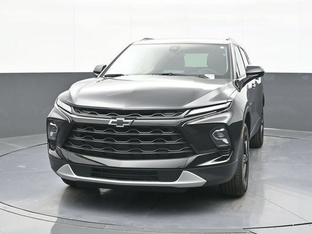 New 2026 Chevrolet Blazer LT w/ Midnight/Sport Edition FWD image 2