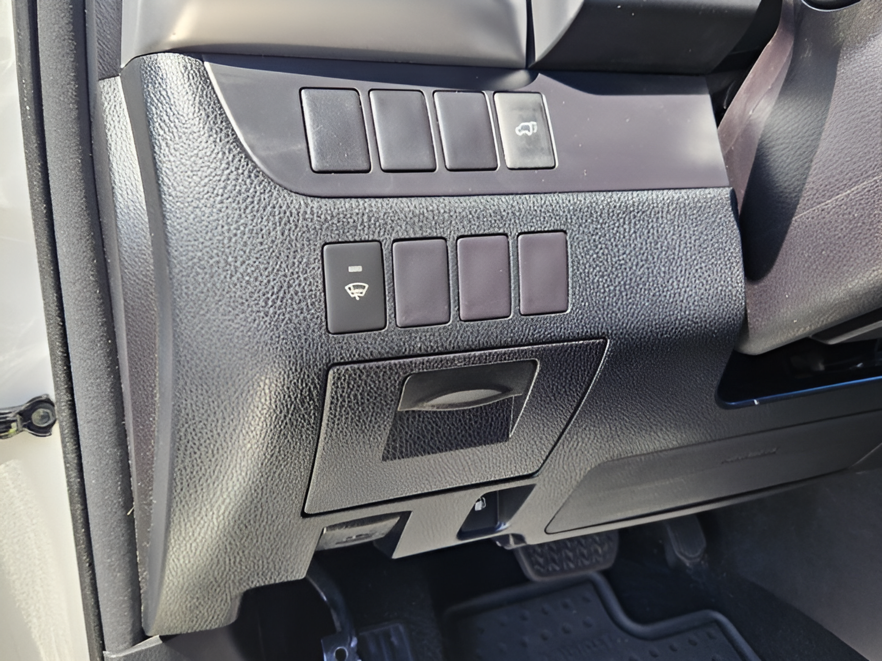 Used 2016 Toyota Highlander XLE AWD/4WD image 16