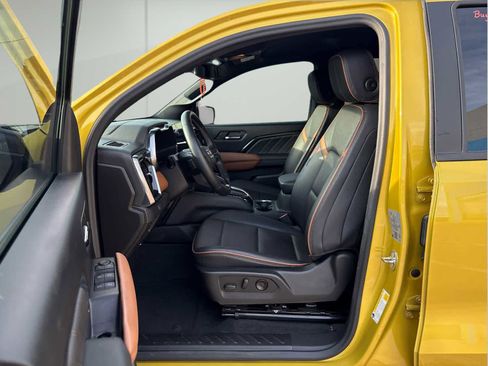 Used 2023 GMC Canyon AT4 w/ AT4 Premium Package AWD/4WD image 10