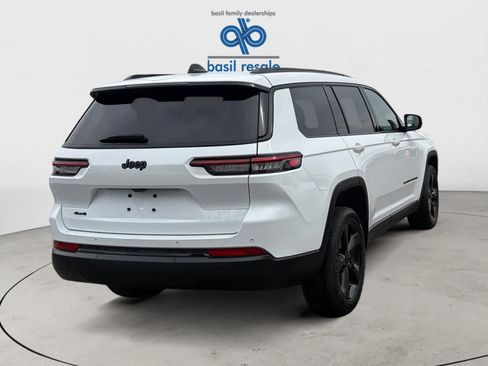 Used 2023 Jeep Grand Cherokee L Laredo AWD/4WD image 5