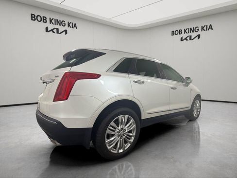 Used 2017 Cadillac XT5 Premium Luxury FWD image 5