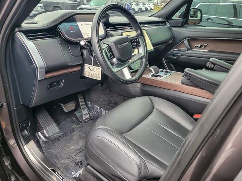 Used 2023 Land Rover Range Rover SE image 8