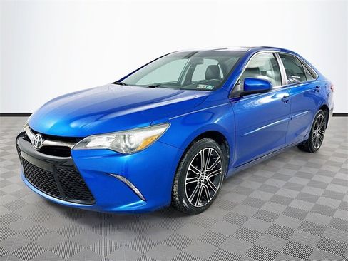 Used 2016 Toyota Camry SE image 3