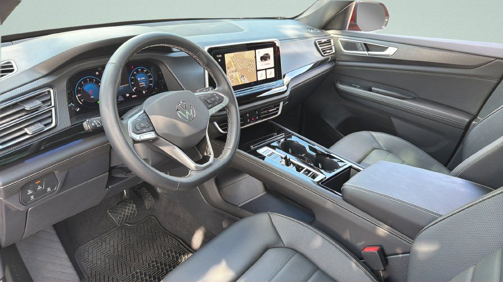 Certified 2025 Volkswagen Atlas Cross Sport SEL AWD/4WD image 33