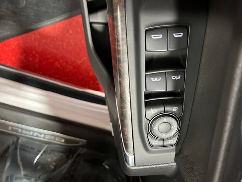 Used 2019 GMC Sierra 1500 Denali w/ Denali Ultimate Package AWD/4WD image 16