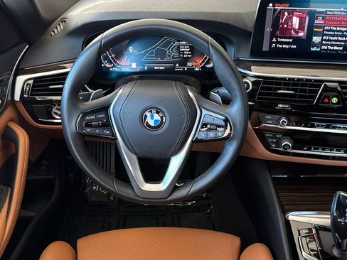 Used 2023 BMW 530i w/ Convenience Package RWD image 16
