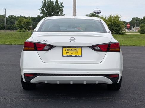 Used 2025 Nissan Altima 2.5 SV FWD image 6