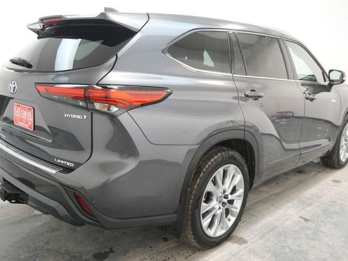 Used 2021 Toyota Highlander Limited image 7