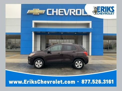 Used 2022 Chevrolet Trax LT w/ LT Convenience Package image 1