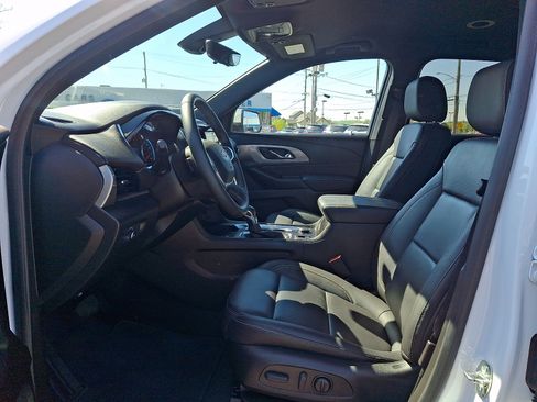 Certified 2023 Chevrolet Traverse LT w/ LT Premium Package image 13