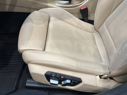 Used 2017 BMW 330i xDrive Wagon AWD/4WD image 11