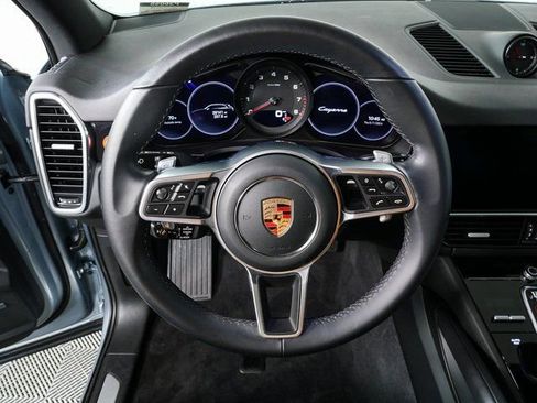 Certified 2023 Porsche Cayenne w/ Premium Package AWD/4WD image 9