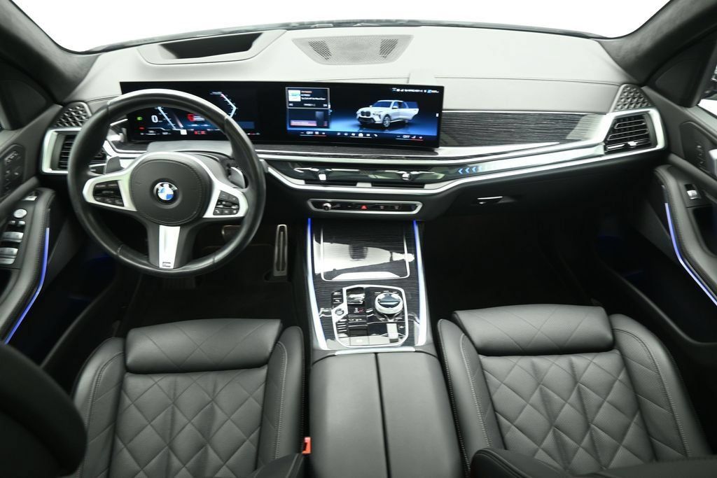 Used 2025 BMW X7 xDrive40i w/ M Sport Package AWD/4WD image 22