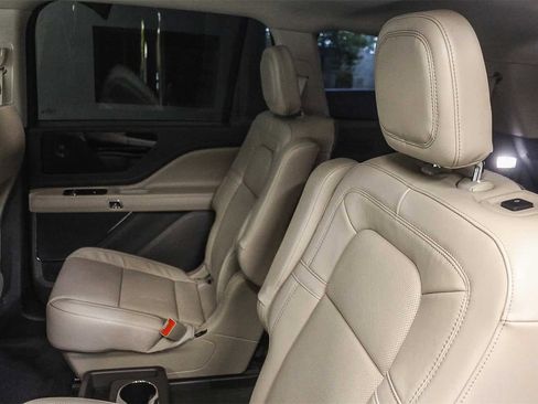 Used 2023 Lincoln Aviator Reserve w/ Equipment Group 201A image 13