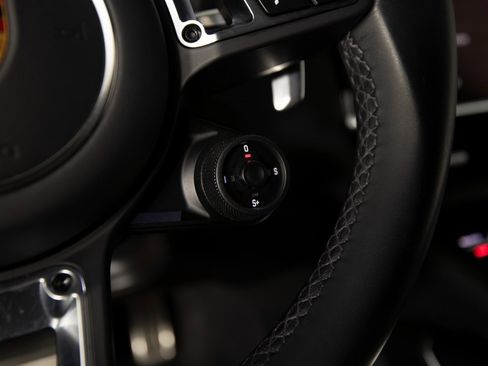 Certified 2023 Porsche Cayenne Turbo image 28