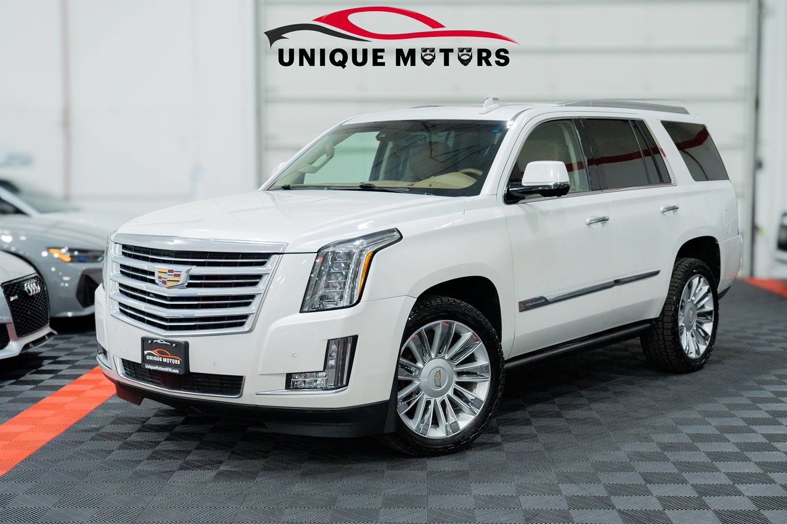 Used 2016 Cadillac Escalade Platinum AWD/4WD image 1