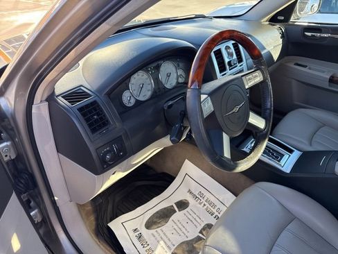 Used 2006 Chrysler 300 C image 16