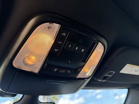 Used 2024 Dodge Durango GT image 34