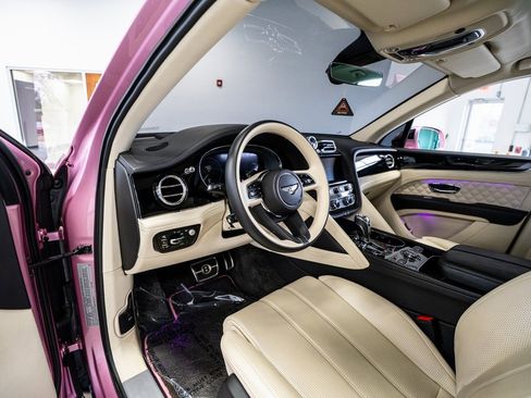 Used 2021 Bentley Bentayga image 36