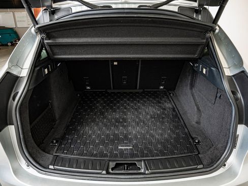 Used 2017 Jaguar F-PACE S image 36