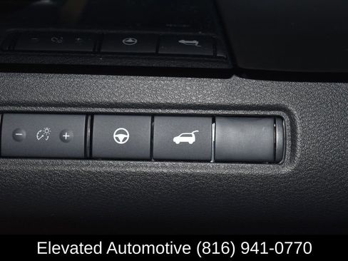 Used 2024 Nissan Pathfinder SV w/ SV Premium Package image 12