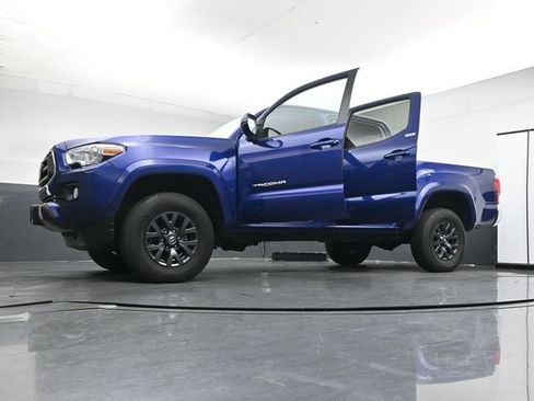 Used 2023 Toyota Tacoma SR5 AWD/4WD image 39