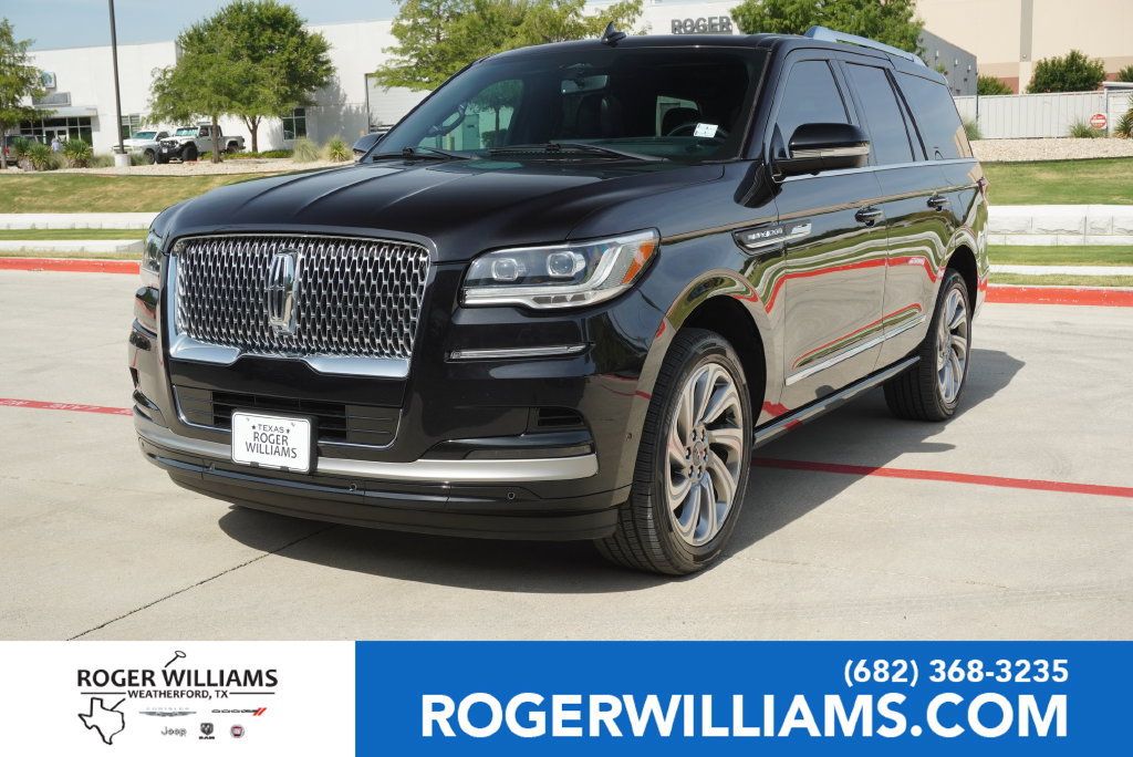 Used 2024 Lincoln Navigator Reserve AWD/4WD image 1