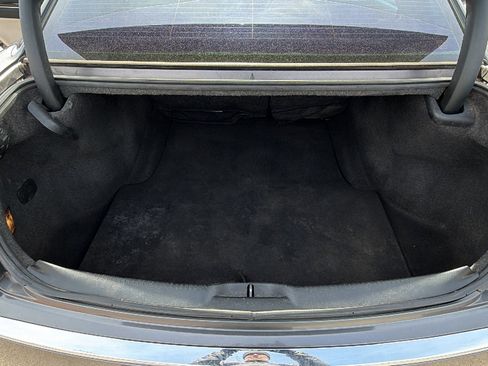 Used 2018 Chrysler 300 Limited image 12