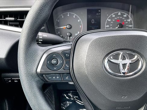 Used 2023 Toyota Corolla LE FWD image 23