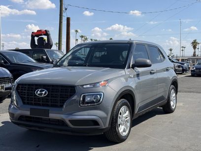 Used 2021 Hyundai Venue SE w/ Cargo Package