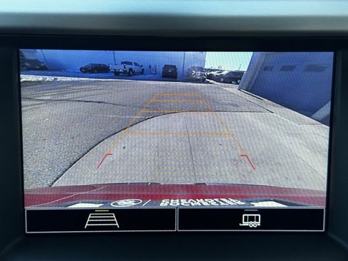 Used 2021 GMC Acadia SLE w/ Driver Convenience Package image 4