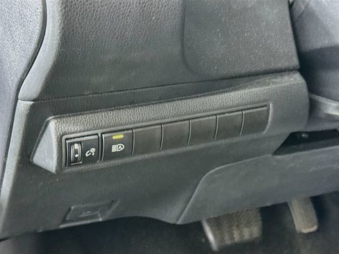 Used 2023 Toyota Corolla SE FWD image 10